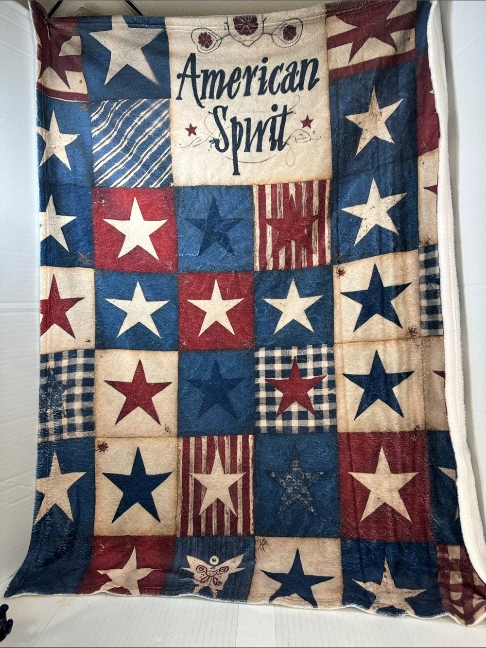 American Spirit Patriotic Star Plush Pet Blanket - Red, Blue, Cream